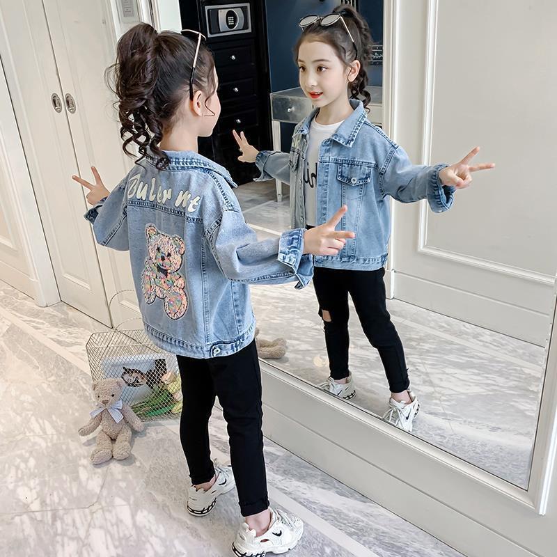 Chaqueta vaquera con estampado de dibujos animados para niñas.