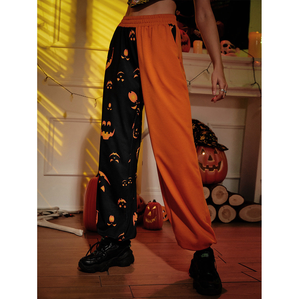 Pantalones de Halloween para Mujer con Estampado y Detalles en Parches