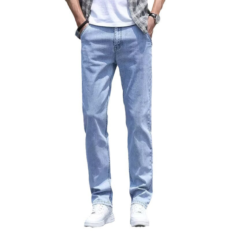 Men's jeans with a straight and loose fit. 