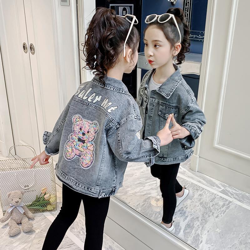 Chaqueta vaquera con estampado de dibujos animados para niñas.